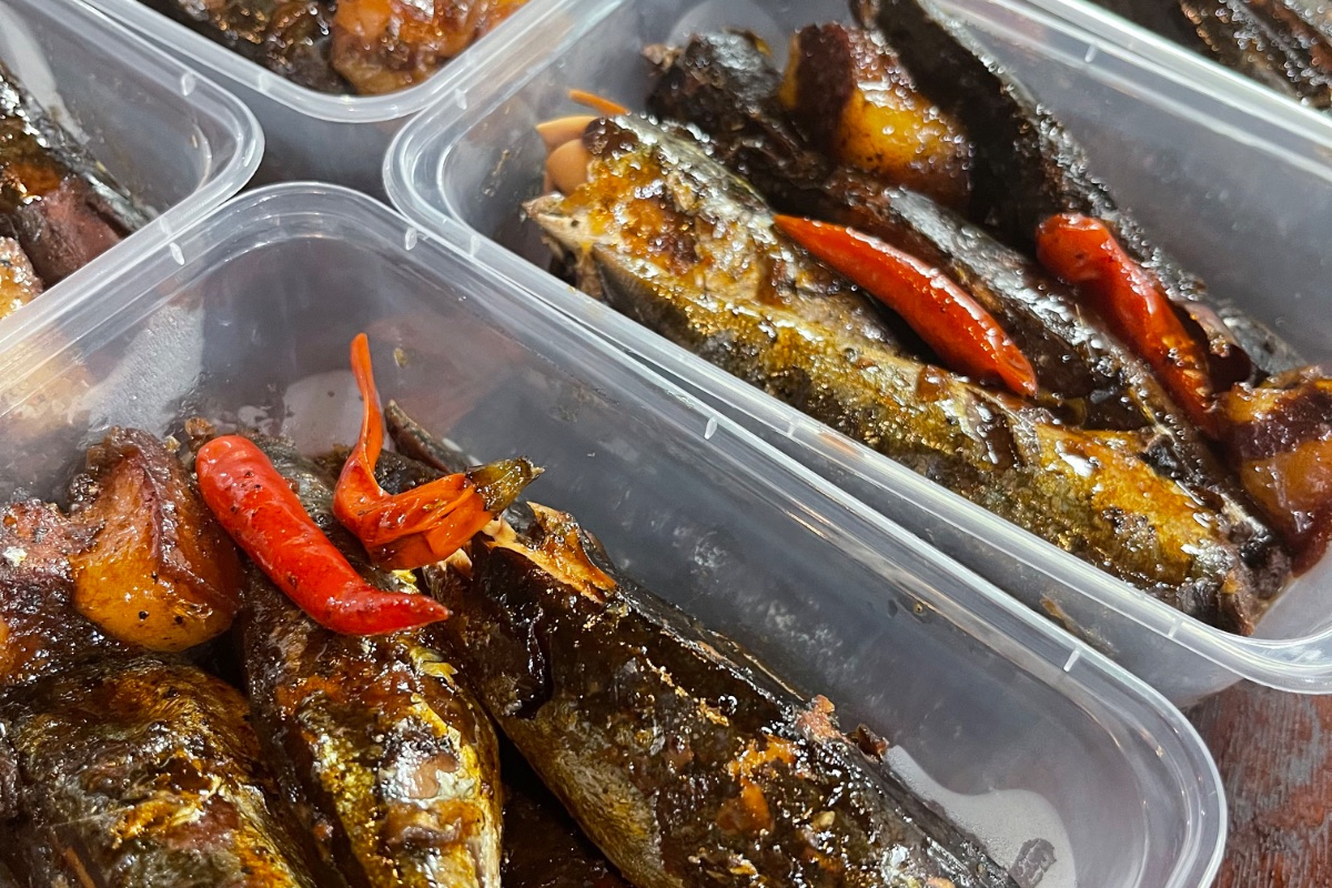 Cá nục kho mía
