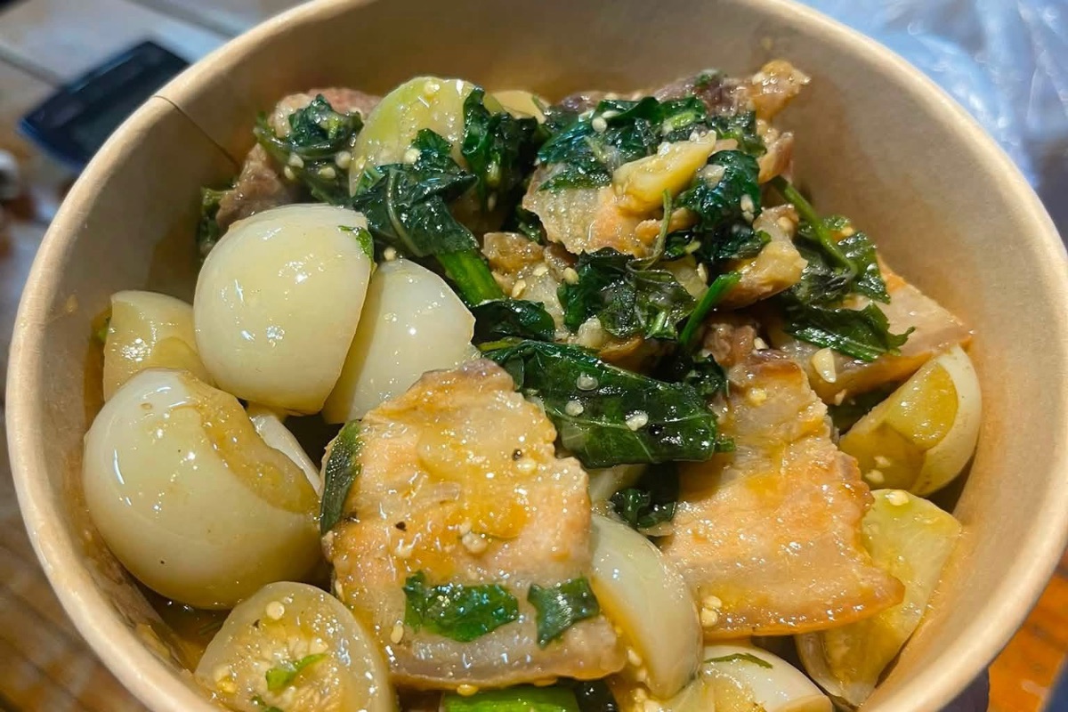 Ba chỉ xào cà pháo
